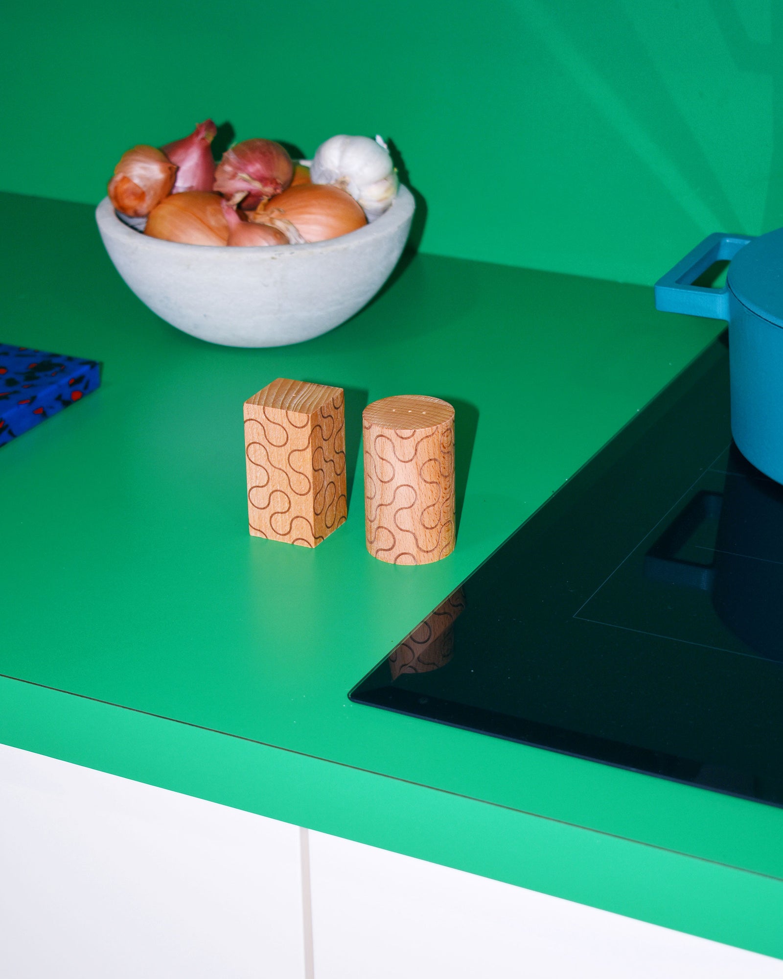 pattern shakers with arc pattern