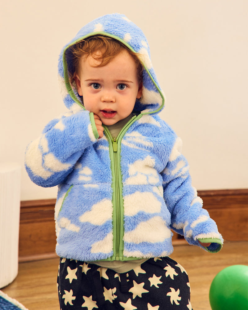 cloud fleece on levi looking at camera