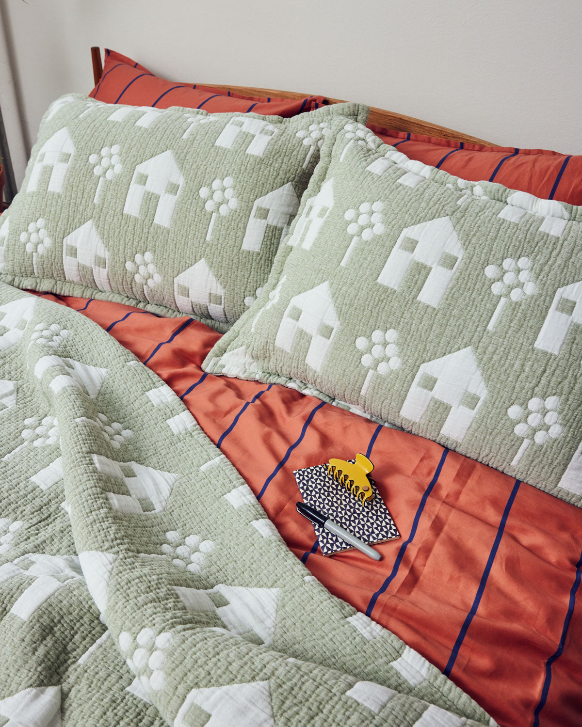 House Coverlet Set | Dusen Dusen