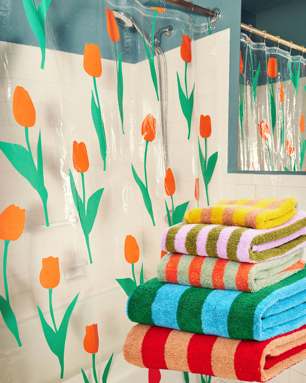 Dusen Dusen Tulip Shower Curtain and Earth Stripe Towels set