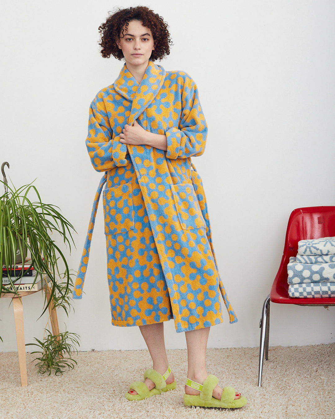 Dusen Dusen Atom Bathrobe. Bathrobe in Atom pattern. Cotton terry bathrobe with shawl collar, patch pockets, and tie in cornflower and marigold Atom pattern. 100% cotton terry, 450 gsm. Made in Turkey. This item is Oeko-Tex Standard 100 certified (no harmful chemicals were used during its production).